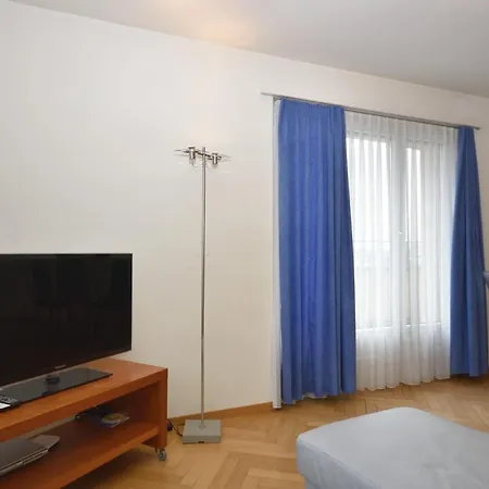 1br In The Center With Balcony - Mill 351 Apartment *